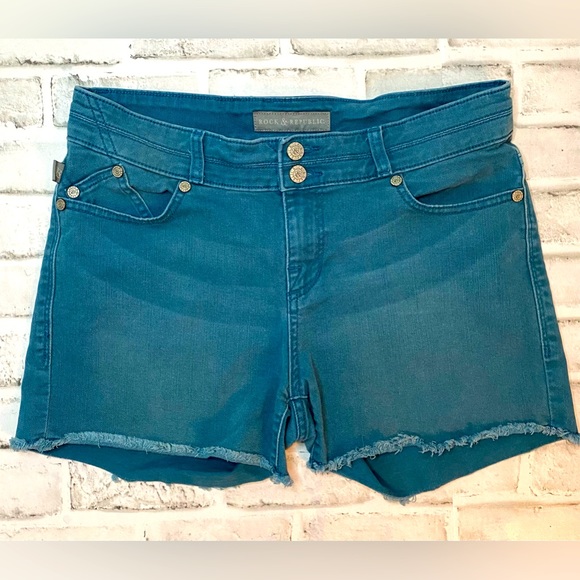 Rock & Republic Pants - Rock & Republic • Bonnaroo Jean Shorts • Size 10